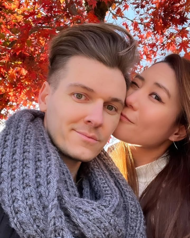 Couple kissing forehead relationship